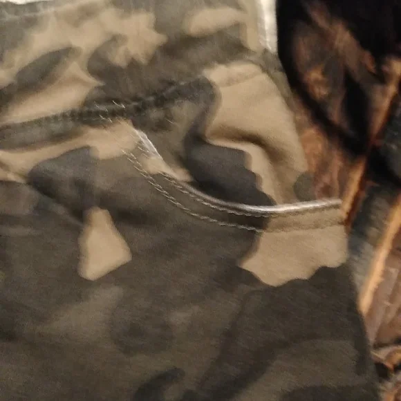 American Bazi camo ahorts - Picture 2 of 4